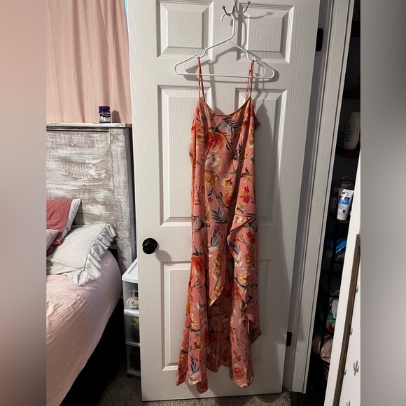 Lulus Dresses & Skirts - NWT LULUS DRESS ABSOLUTELY PERFECT SIZE SMALL